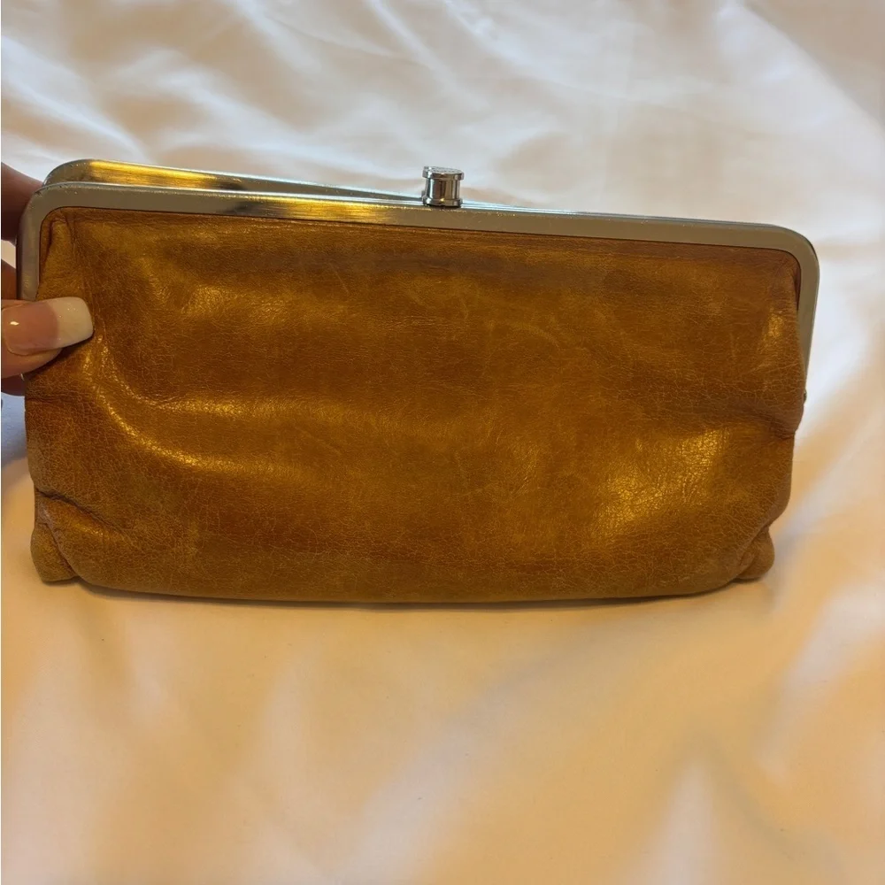 Hobo International Tan Lauren Leather Clutch‎ Wallet